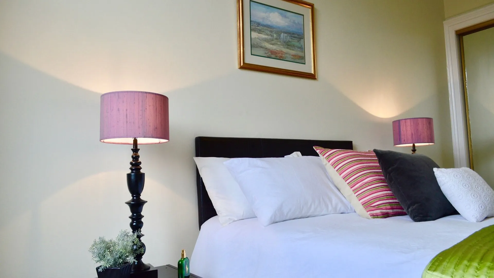 West End 2 Bedroom Georgian Apartment Edinburgh 0*,  Egyesült Királyság