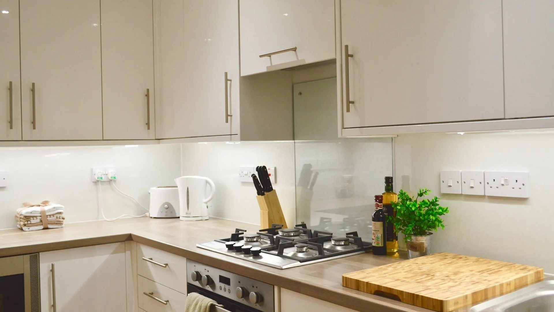West End 2 Bedroom Georgian Apartment Edinburgh