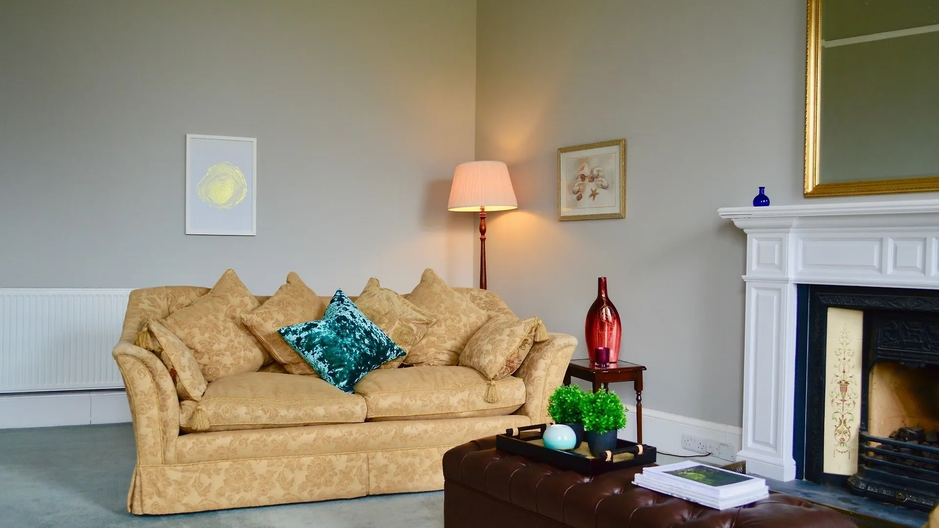 West End 2 Bedroom Georgian Apartment Edinburgh