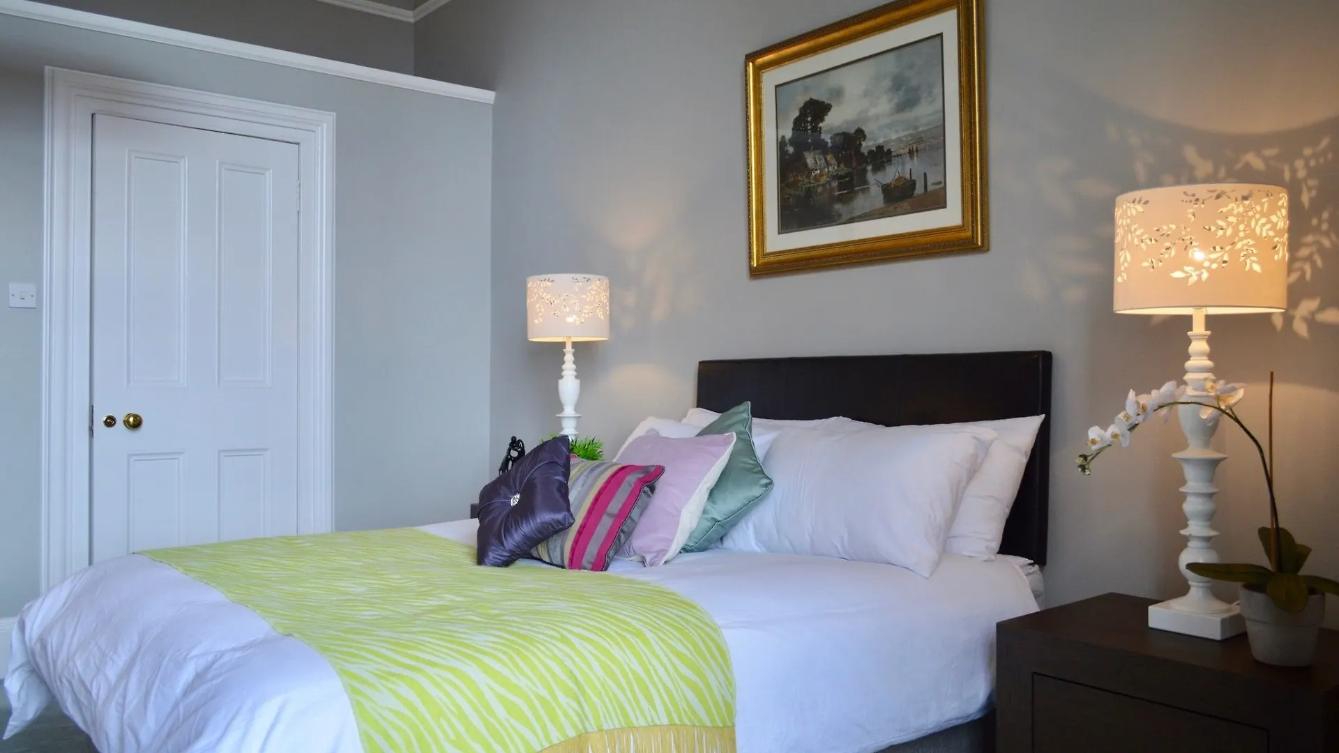 West End 2 Bedroom Georgian Apartment Edinburgh